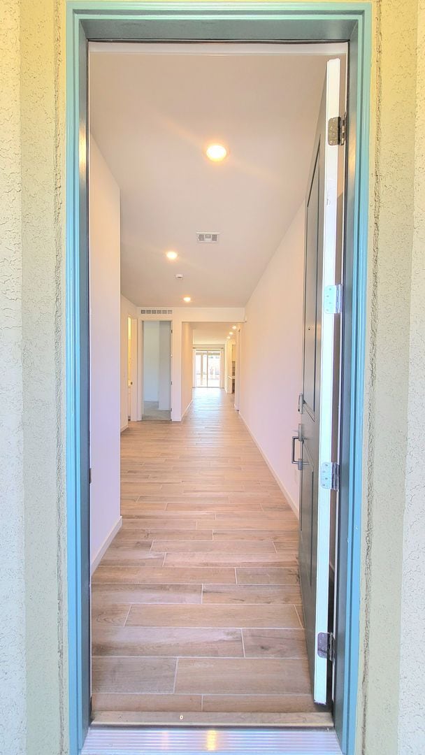 Building Photo - 5447 Splendido Ave