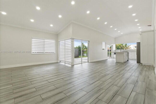 Foto del edificio - 15037 Brighton Ln