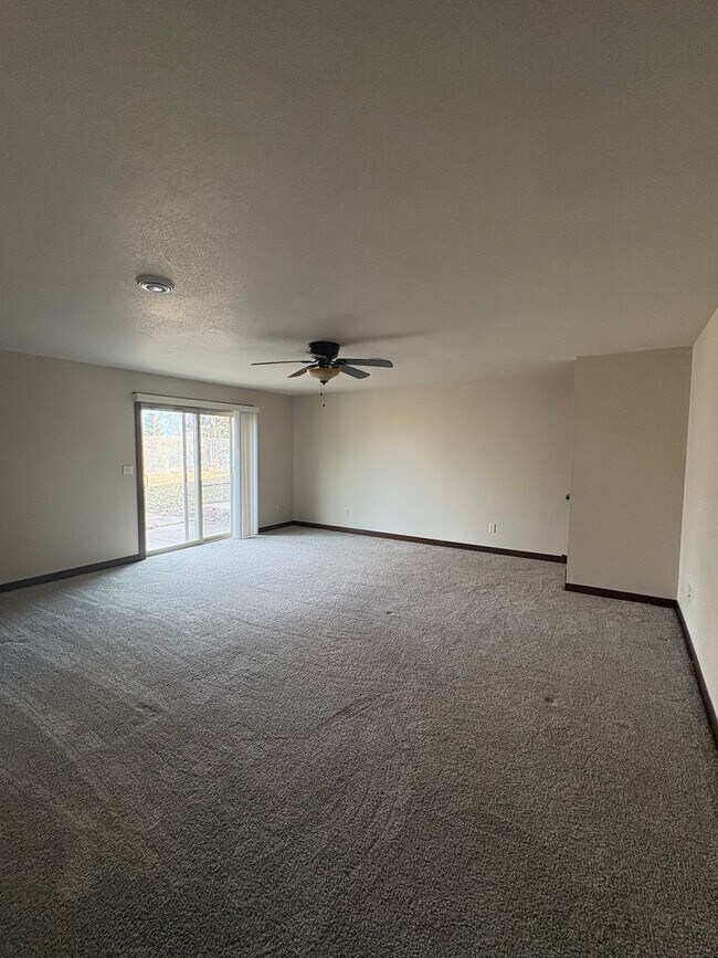 Foto del edificio - 3266 White Oak Ln