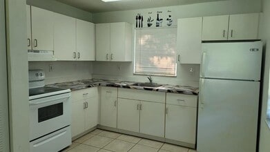 Building Photo - 2223 Taylor St