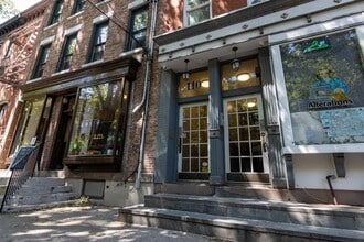 Building Photo - 110 Morris St