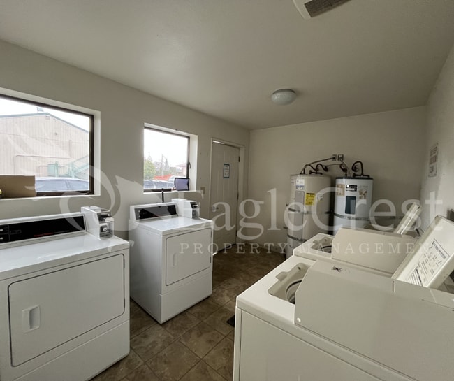 Building Photo - 17/19 S. Roosevelt