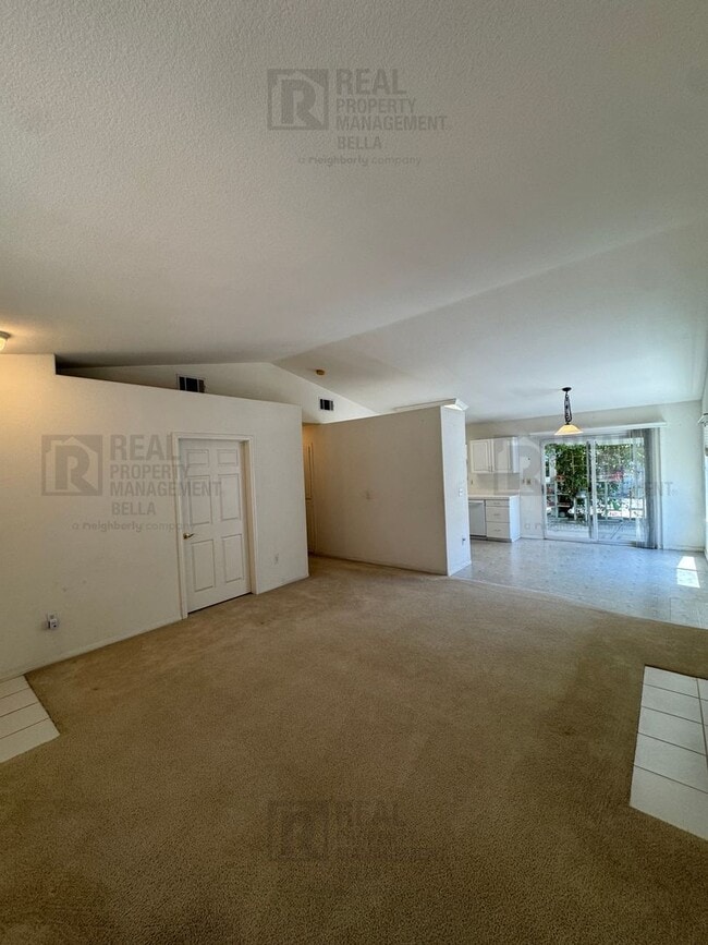 Building Photo - Charming 3 Bedroom, 2 Bathroom Home in Hemet
