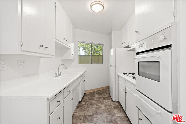 Foto del edificio - 929 N San Vicente Blvd