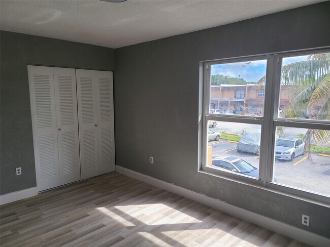 Foto del edificio - 2775 NW 194th Terrace