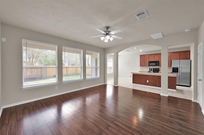 Foto del edificio - 34 Nestlewood Pl