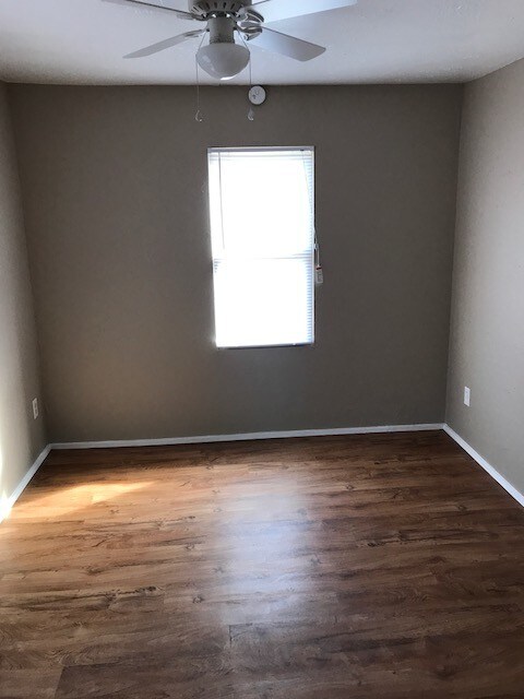 Foto del edificio - 423 E Perkins Ave