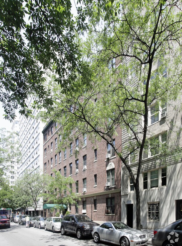 71 W 12th Street - 71 W 12th St