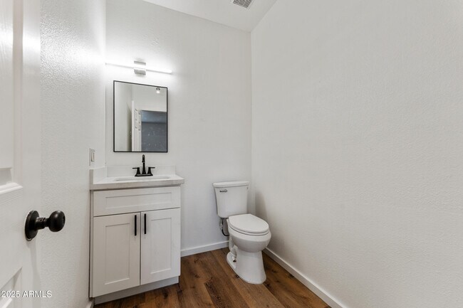 Foto del edificio - 524 W 11th St