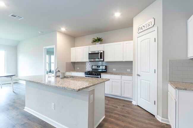Foto del edificio - 4 bedroom home for rent in Youngsville