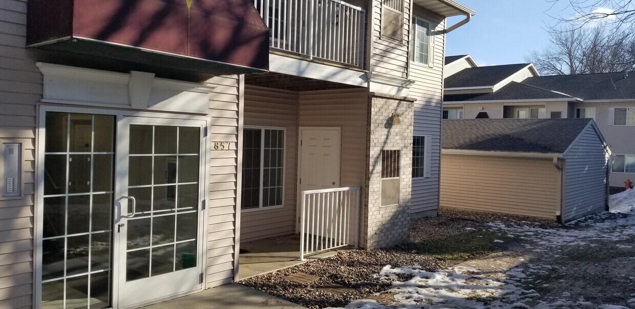 Foto principal - 857 37th Ave NW