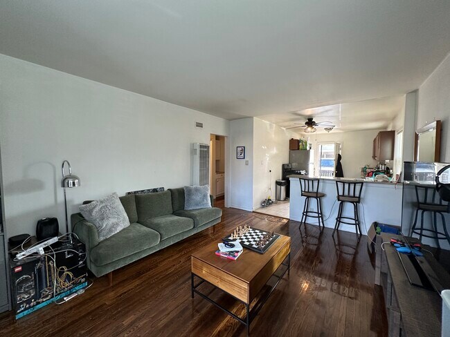 Foto del edificio - 4107 Wade St