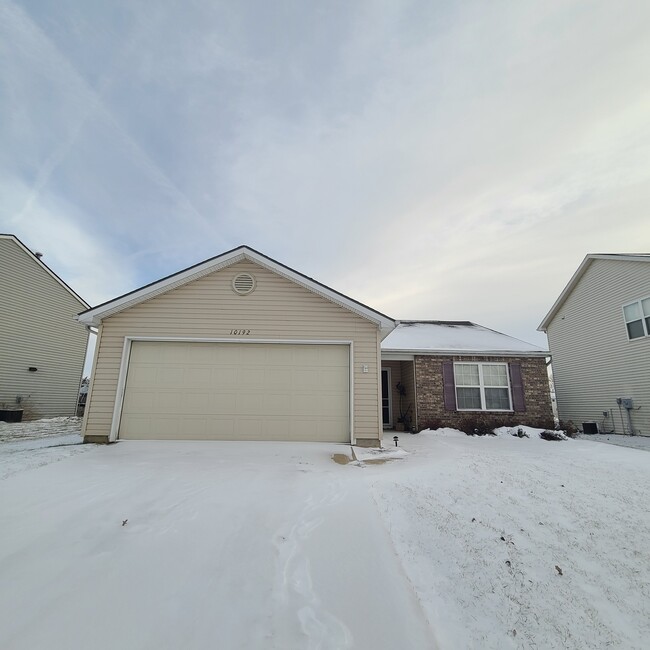 Building Photo - 10192 Greenmoor Dr