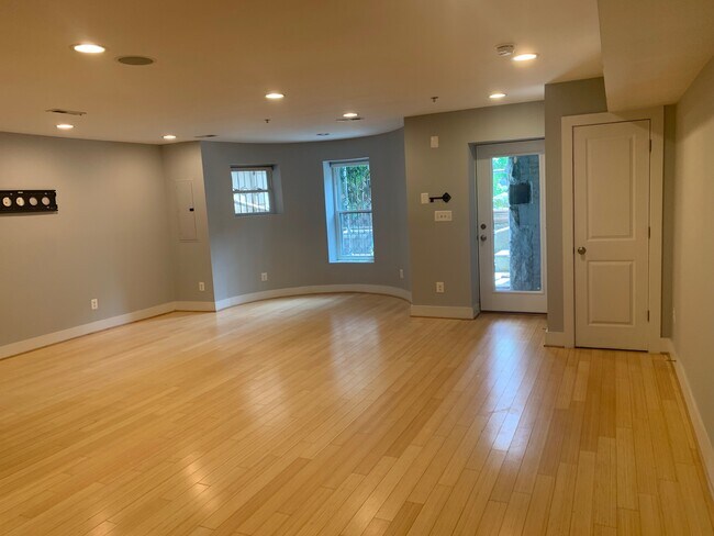 Living/dining area - 1303 Clifton St NW
