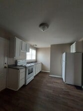 Building Photo - 30 S 6th St