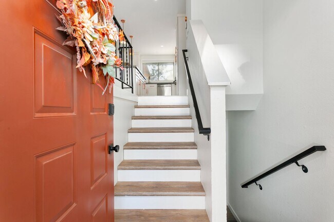 Foto del edificio - Modern 4bd 2.5 bath Home