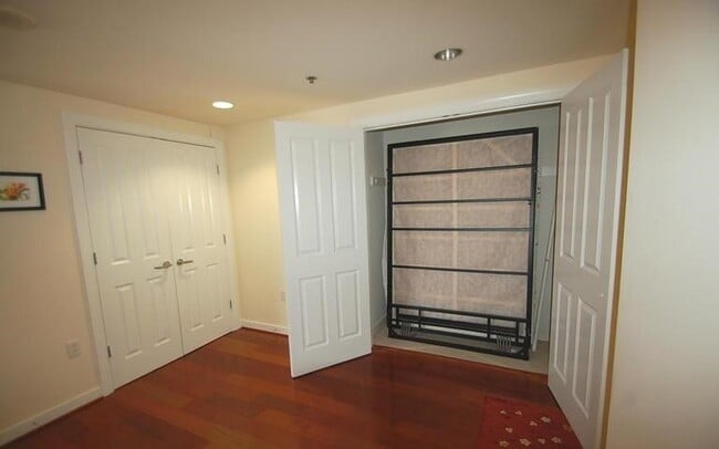 Building Photo - 777 7th St NW