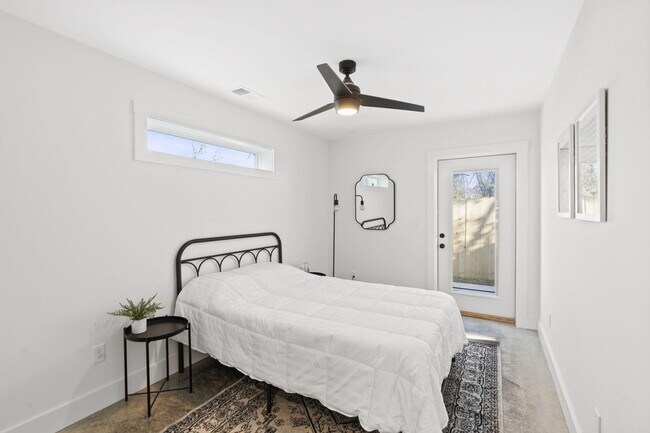 Foto del edificio - 423 E 2nd St