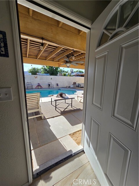 Foto del edificio - 16437 Live Oak St