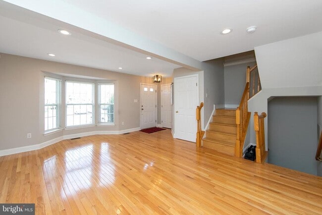 Building Photo - 156 Liberty Way