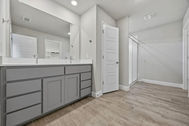 Foto del edificio - 2008 Apalis Dr