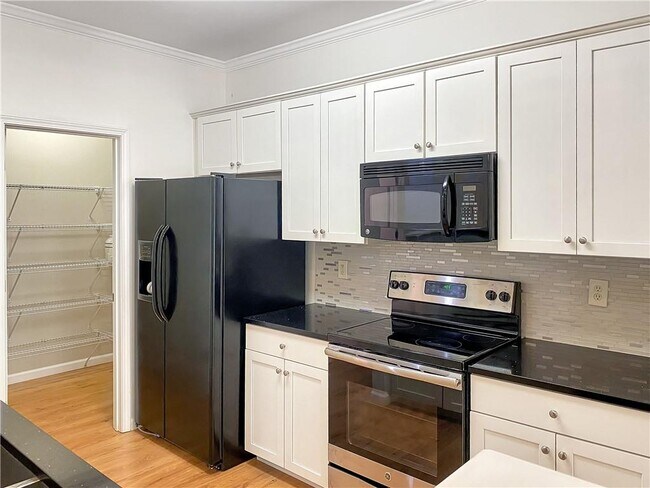 Foto del edificio - 5242 Whiteoak Dr SE