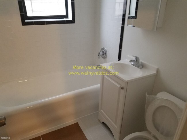 Foto del edificio - 668 E 231st St