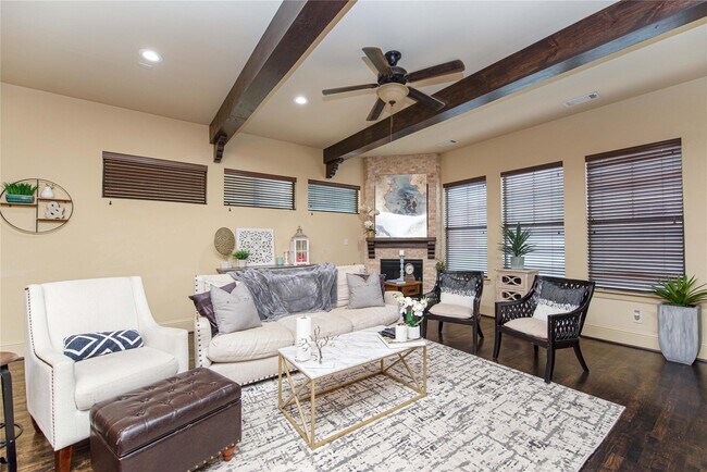 Foto del edificio - 1141 W 23rd St