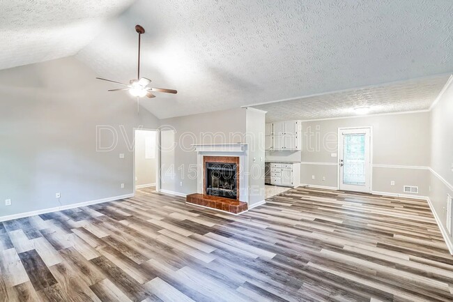 Building Photo - 2557 Ashley Cir