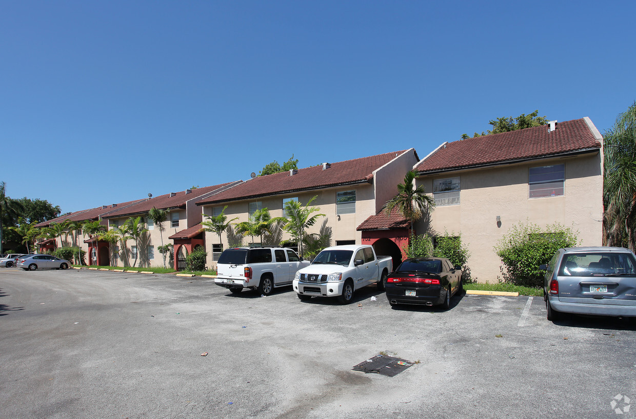 Building Photo - The Palms of North Lauderdale