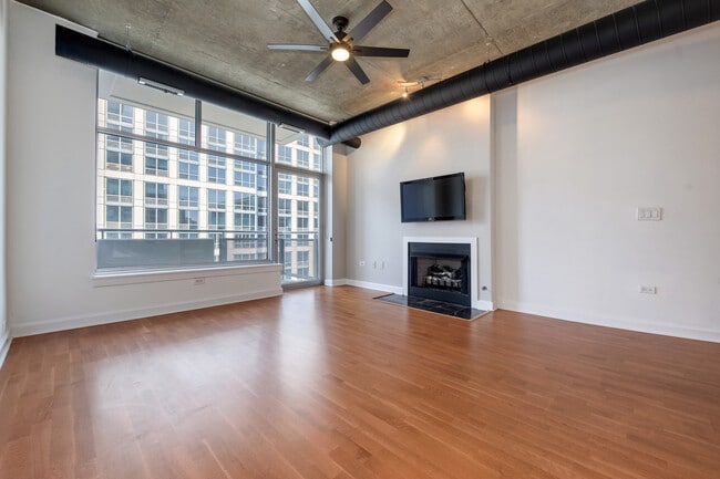 Building Photo - 1305 S Michigan Ave