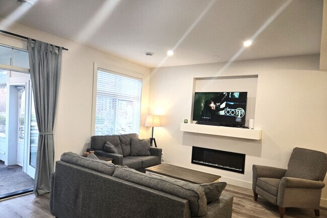 Photo du bâtiment - 4974 Stelkia Rd