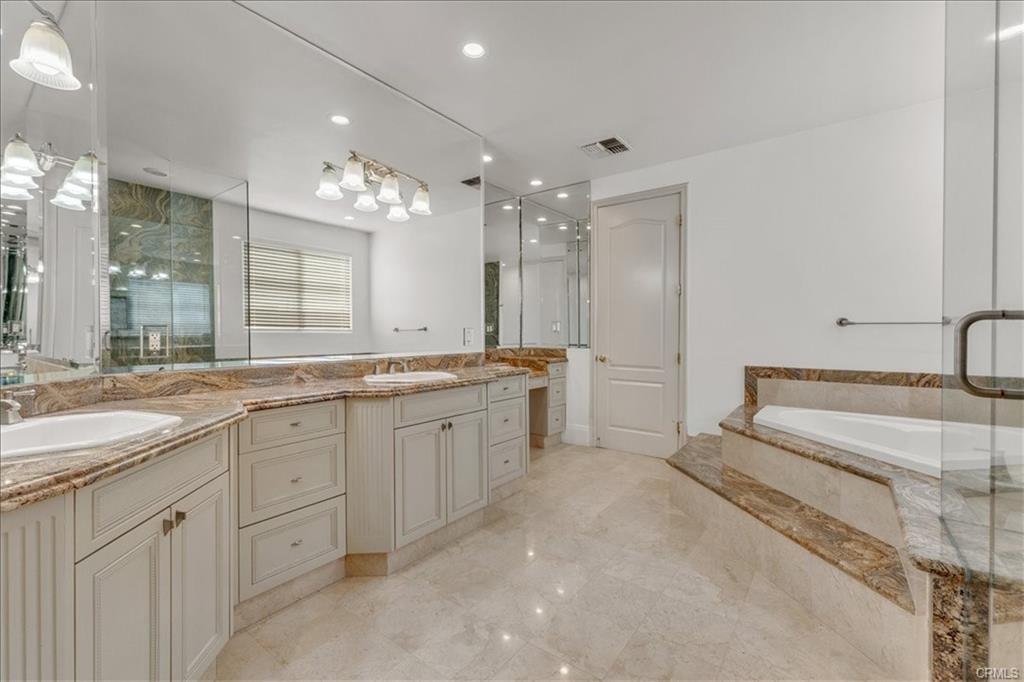Foto principal - 5150 Teesdale Ave