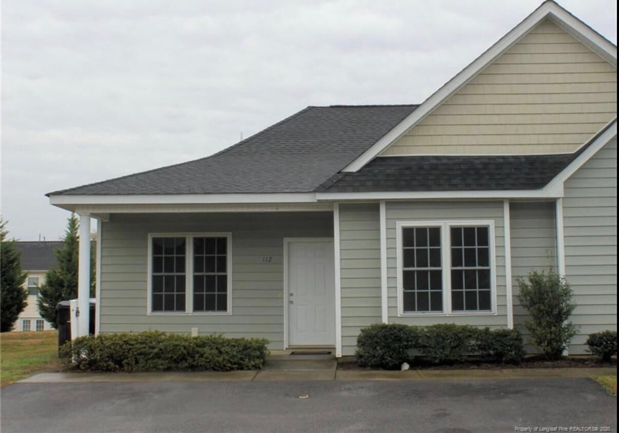 Front Entrance - 112 Willowfield Ln