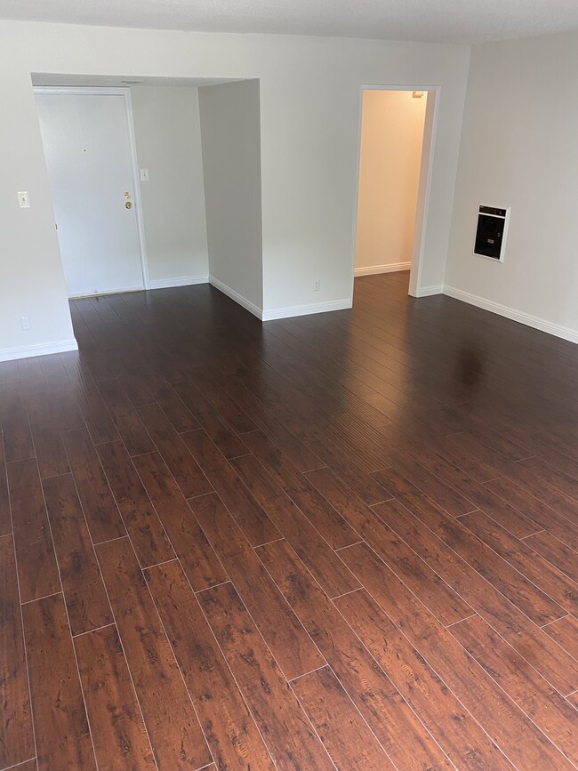 Delgany Court Apartments in Playa Del Rey, CA