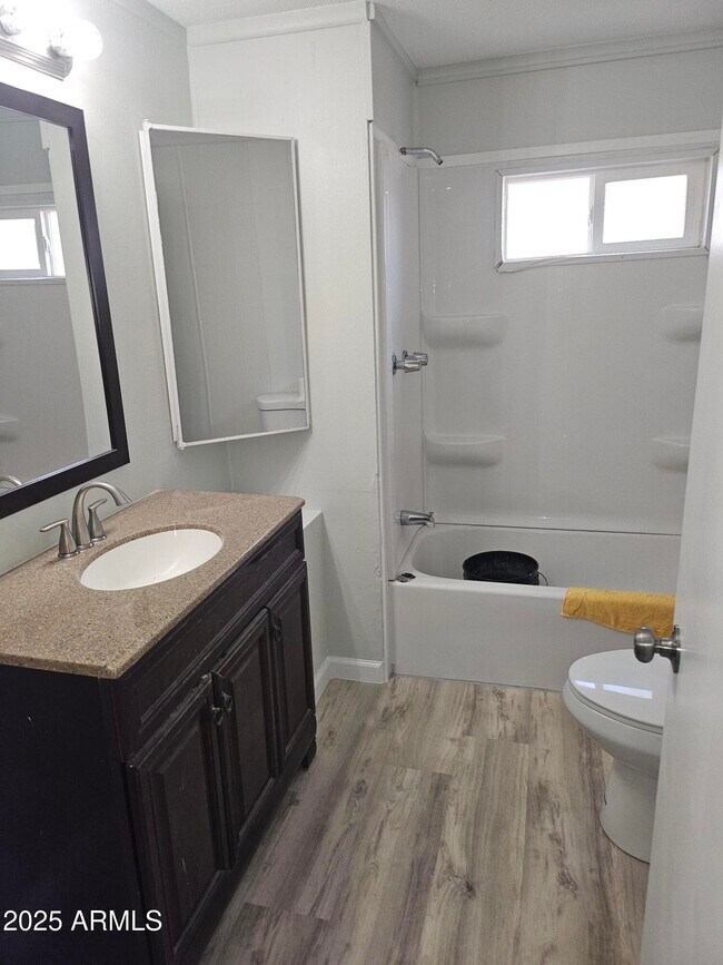 Building Photo - 720 S 97th Pl