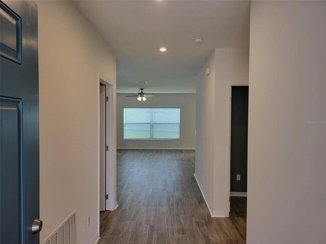 Building Photo - 3935 Fescue St