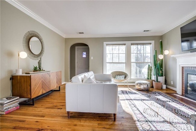 Foto del edificio - 9451 Tarleton St