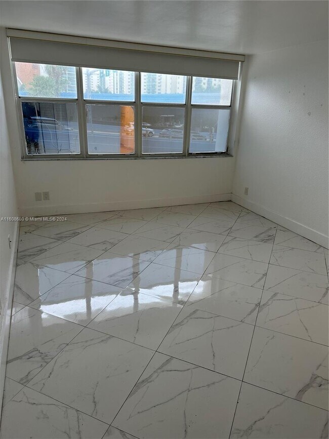Foto del edificio - 1801 S Ocean Dr