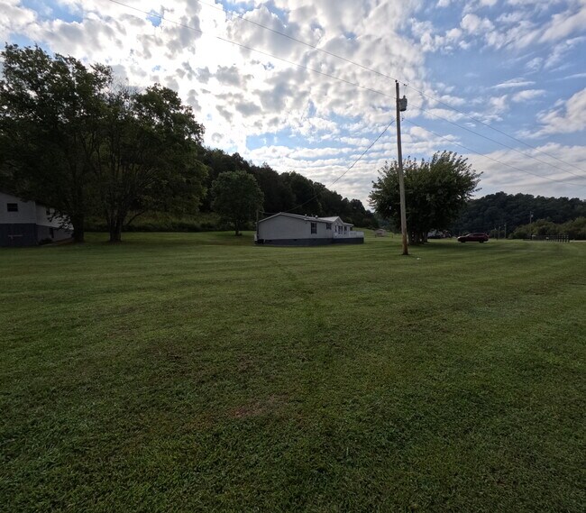 Building Photo - 3245 Little Chuckey Rd