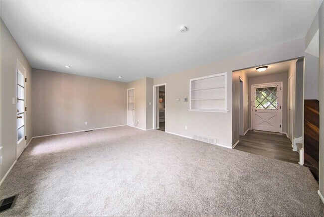 Foto del edificio - 2923 Burlington Ct
