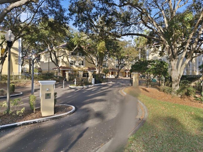 Foto del edificio - 3114 Legacy Lake Dr