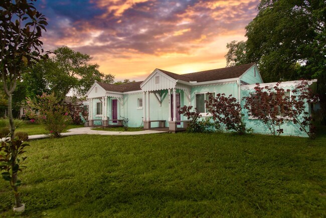 Building Photo - 6106 Florida Ave