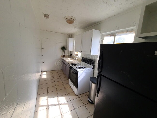 Photo - 1178 Garibaldi St SW Townhome