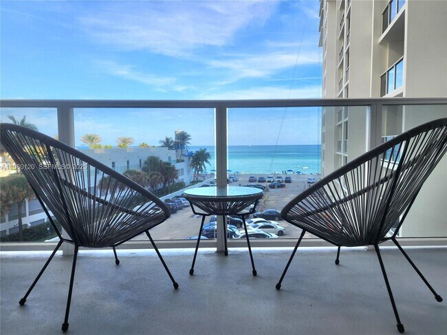 Building Photo - 3505 S Ocean Dr