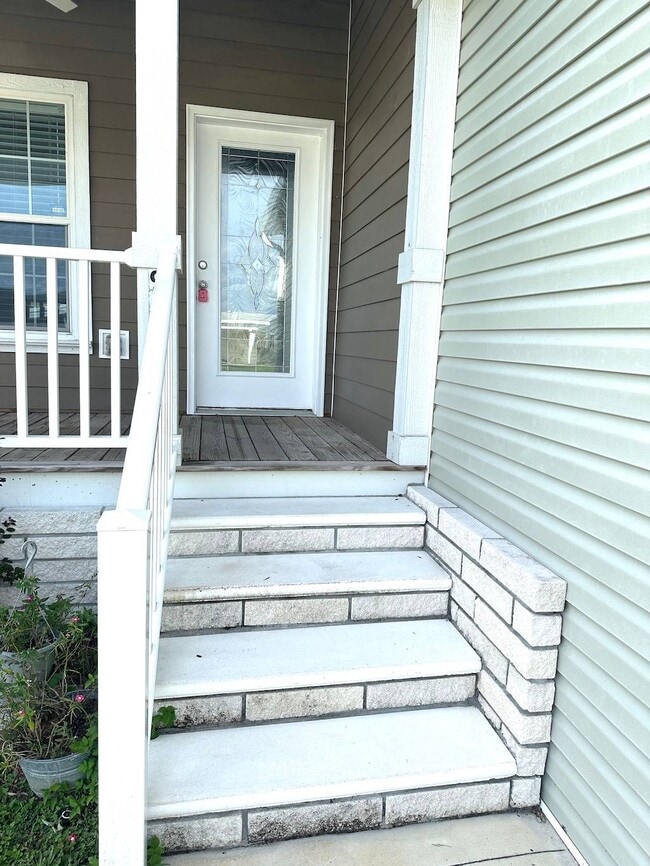 Building Photo - 40940 Roselle Lp