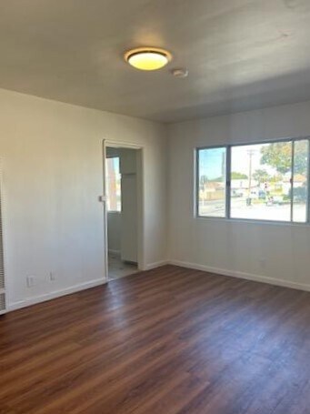 Fotografía del edificio - 1952 W Imperial Hwy