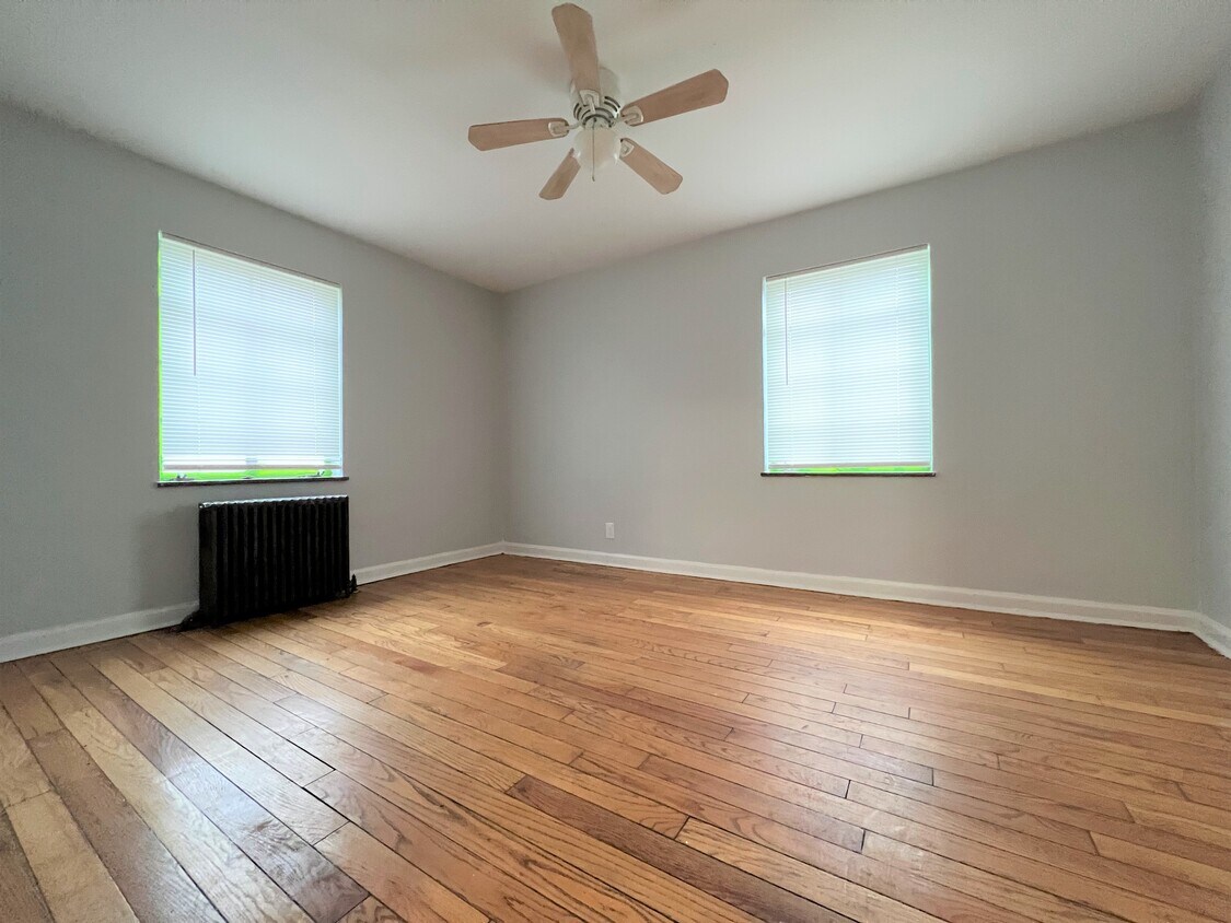 Bedroom - 1623 Summit Rd