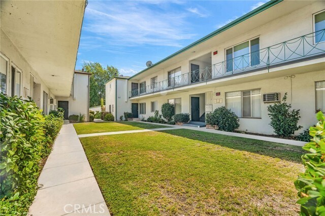 Foto del edificio - 5828 Whitsett Ave