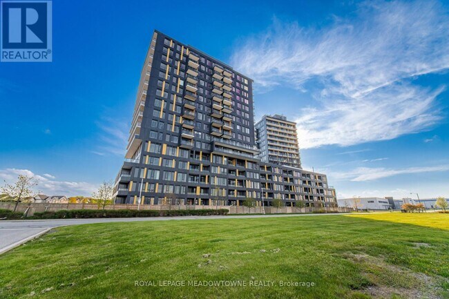 Building Photo - 4878 Powers Common